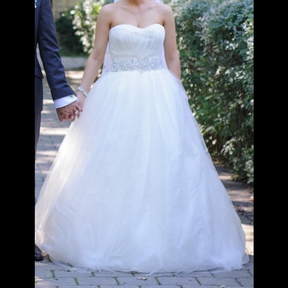 Vera Wang Emmeline Wedding Dress - Picture 6 of 8